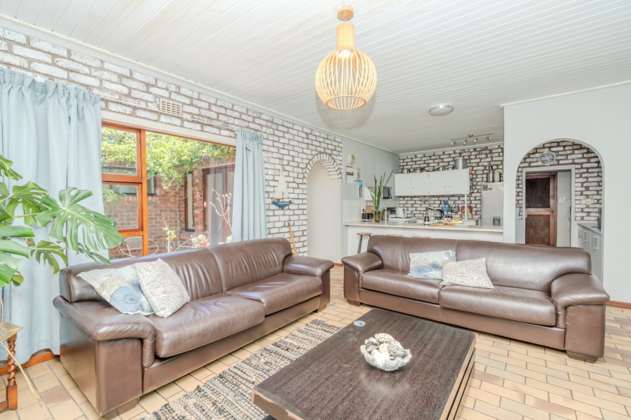 4 Bedroom Property for Sale in Middedorp Western Cape